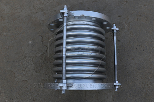 內(nèi)壓式和外壓式波紋<a href=http://m.pnbfbz.com target=_blank class=infotextkey>補(bǔ)償器</a>存在的區(qū)別