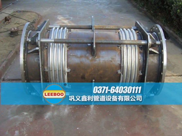 未噴漆的大拉桿橫向波紋<a href=http://m.pnbfbz.com target=_blank class=infotextkey>補(bǔ)償器</a>